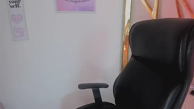 LanaJones_ élő XXX-chatje