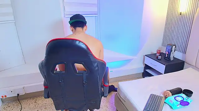 TONY_FOXX1's Live XXX Chat