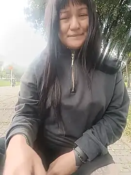 XXX chat uživo modela Bathory777