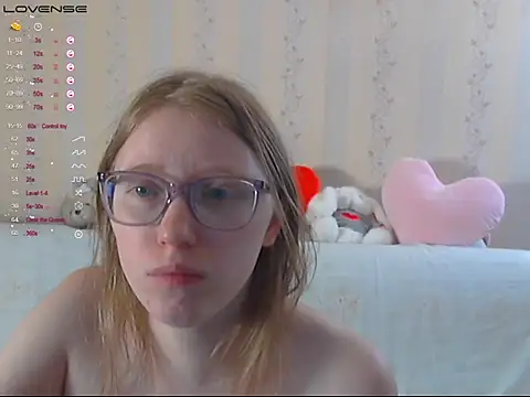 LustfulSarah Adlı Modelin Canlı XXX Sohbeti