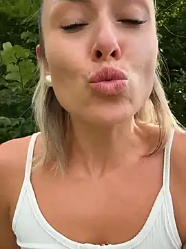 petrouchkaaa_ live XXX chat