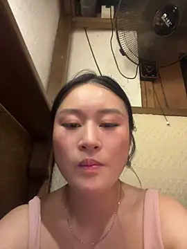 Yolanda9 Adlı Modelin Canlı XXX Sohbeti