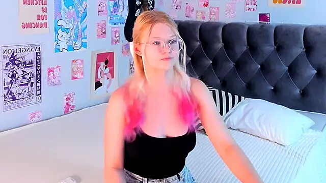 LunariaFox's Live XXX Chat