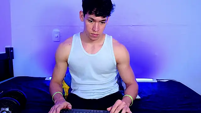 Luke_Muscle Live XXX-Chat