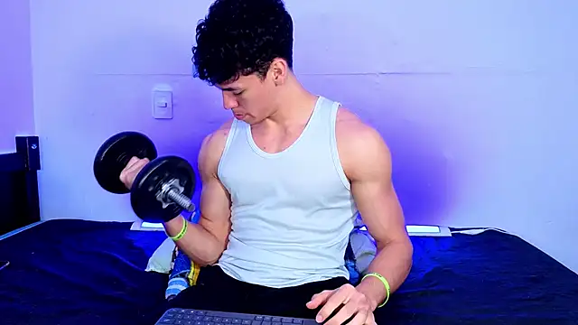 Онлайн чат XXX Luke_Muscle