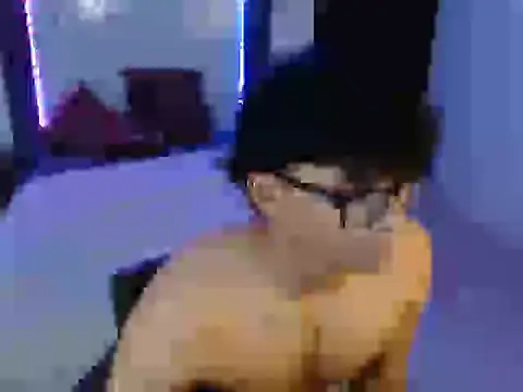 Mr_yisuzz Show in webcam