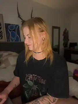 CherryyCheeks Pertunjukan Webcam