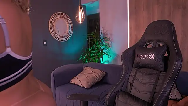KylaMorrison live XXX chat