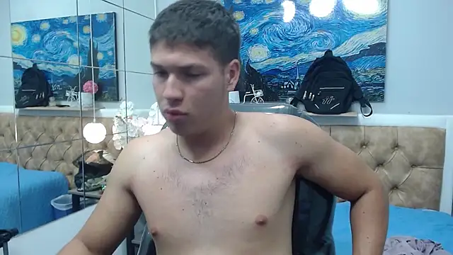 Show modela AlessandroFranco na web-kameri