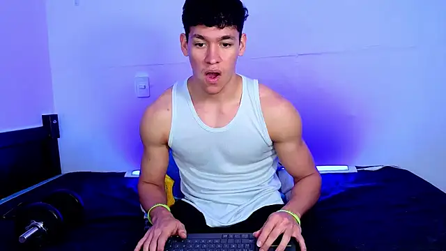 Luke_Muscle webcam show