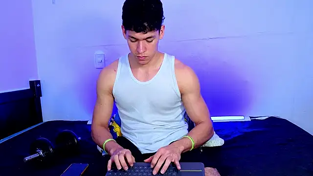 Онлайн чат XXX Luke_Muscle
