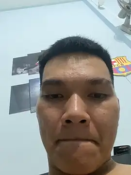messiiio18 webkamerás műsora