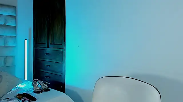 Chatroom XXX en direct de HollyGrey_