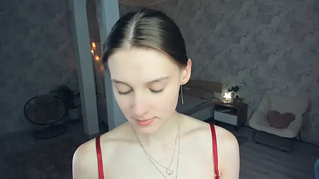 LianneBynon Adlı Modelin Canlı XXX Sohbeti