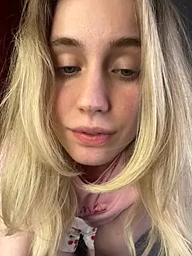 צ'אט XXX בשידור חי של LovelyMiu