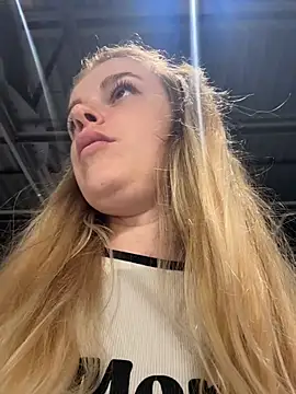 Chat +18 de HarrietDart ao vivo