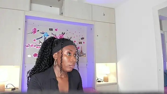 TaylorBloom's Live XXX Chat