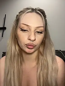 DayaFoxy élő XXX-chatje