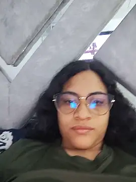 Chat +18 de DAFNNEE_HOT ao vivo