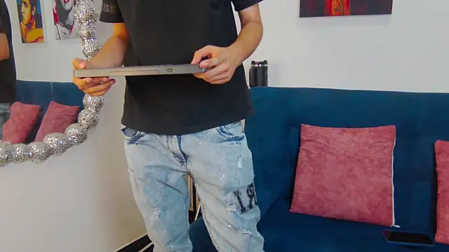Rowan_Cley's Live XXX Chat