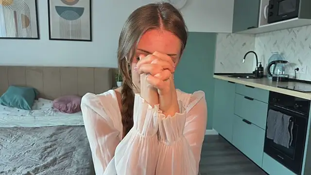 MonaBlisss élő XXX-chatje