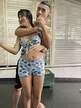 royalgirls_x লাইভ XXX চ্যাট