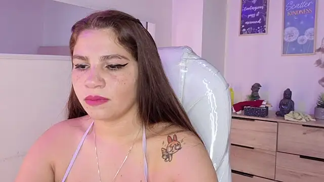 Chatroom XXX en direct de bluee_hazell