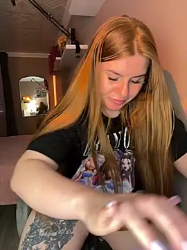 RedFoxQueen live XXX chat