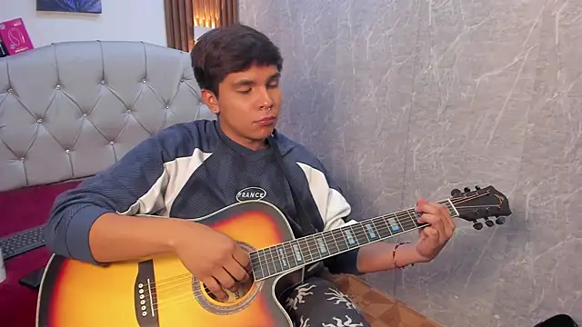 Show de Thiago_Kozak na webcam