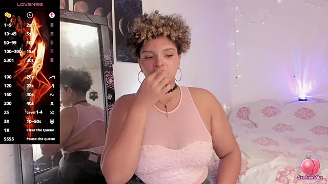 Chat +18 de chloe_kisses ao vivo