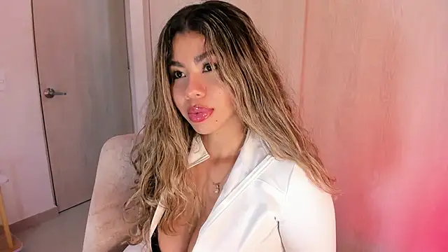 Melina_Ferrer1 Adlı Modelin Canlı XXX Sohbeti