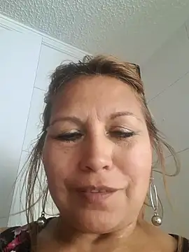 Kazsandraa Chat XXX live