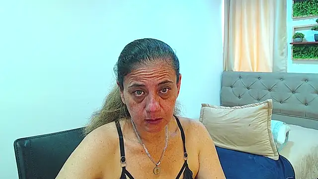 Chat +18 de sasi_luna ao vivo