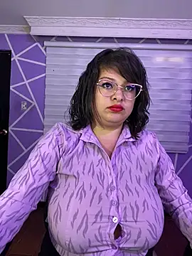 MiiaaJoness' Live XXX Chat