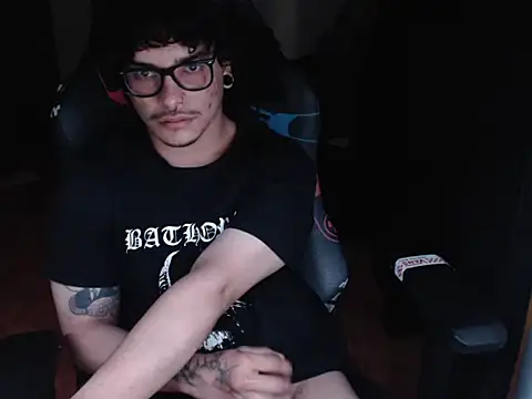 Show modela lilgothboy na web-kameri