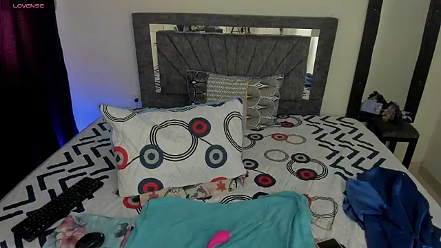 Laurasofia01's Live XXX Chat