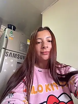 Karlee_Grey1 Adlı Modelin Canlı XXX Sohbeti