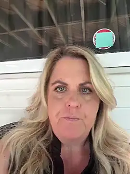 Milfshaker50 লাইভ XXX চ্যাট