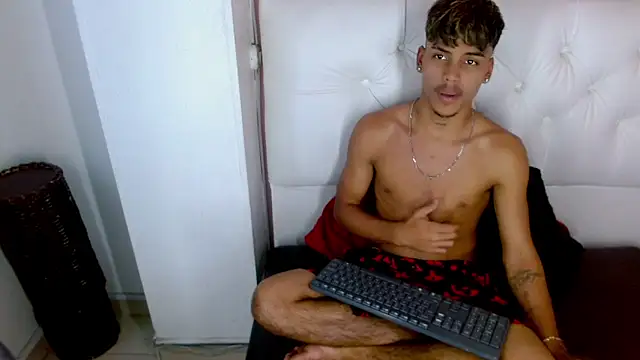 Chatroom XXX en direct de Angel_foxc13