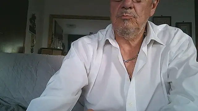 gyodybis live XXX chat