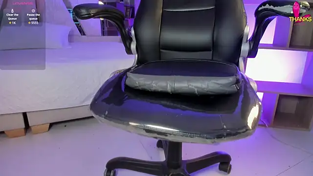Pokazy przed kamerką – Axel_grey_