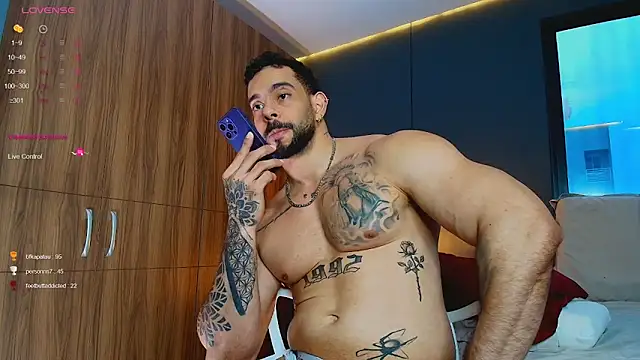 massimo_visconti live XXX chat