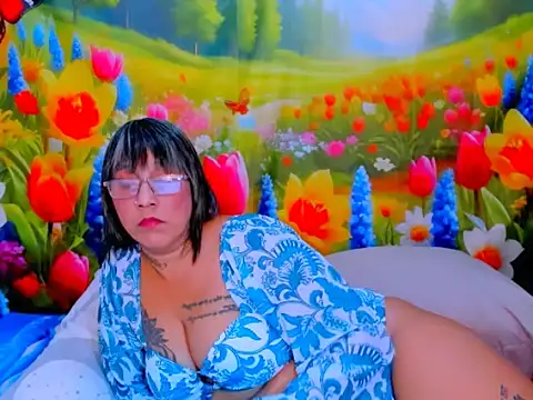 indianroxy's Live XXX Chat