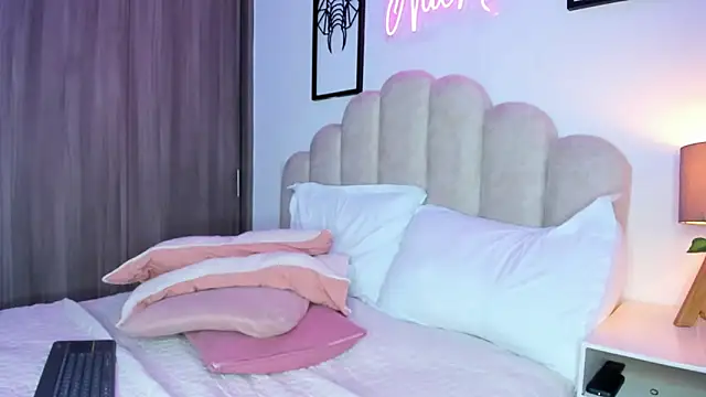 Chat XXX en directo de NaomiAsha
