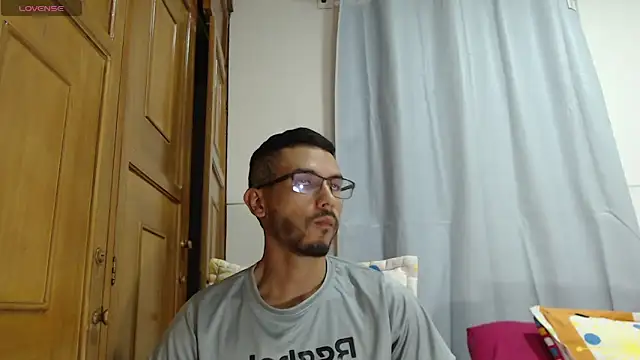 russthiago Adlı Modelin Canlı XXX Sohbeti