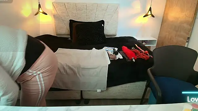 Barbara_fox__ élő XXX-chatje