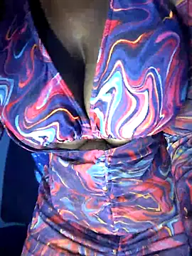 AmazonianMistress Show in webcam