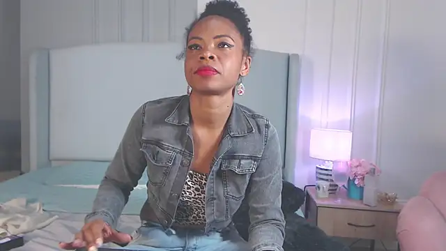 ChantalGarner's Live XXX Chat