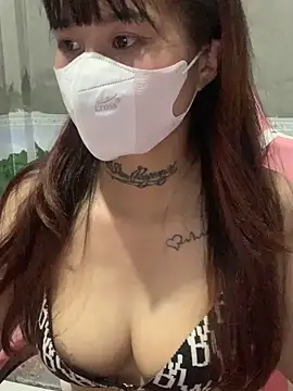 Lilyy18のライブXXXチャット