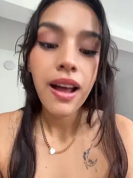 Mia-villalobos' Webcam Show